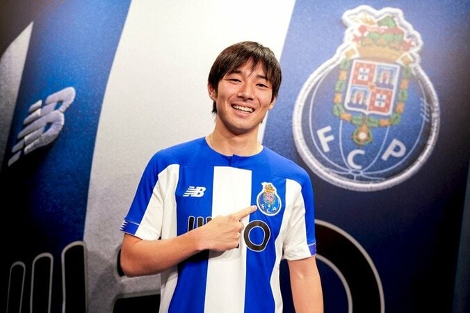 中島翔哉、FCポルトへ移籍を報告「勝利に貢献できるよう頑張ります！」 1枚目