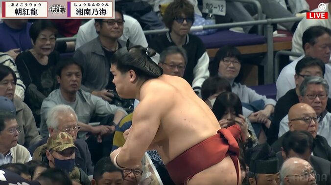 前頭十七枚目・朝紅龍（高砂）