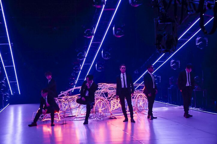 2021年を締めくくるEXILE TRIBEによるLIVE『LIVE×ONLINE COUNTDOWN 2021▷2022』が開催！ファン熱狂のライブステージで2022年の幕明け