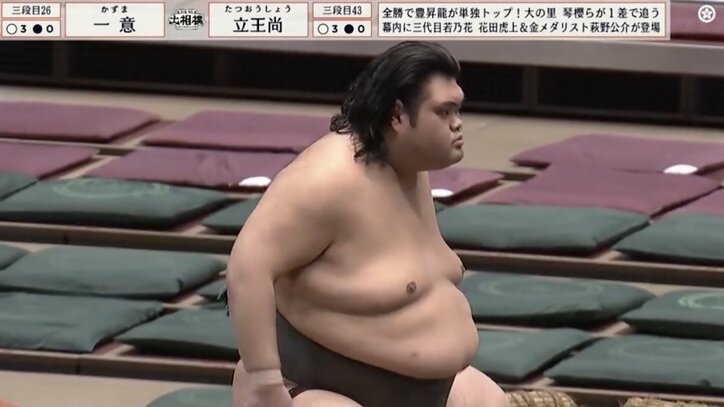 【写真・画像】「強すぎわろた」23歳“規格外力士”の衝撃取組にどよめき…対戦相手と親方がまさかのクラッシュ事故「2人まとめてやりおった」ファン戦慄　1枚目