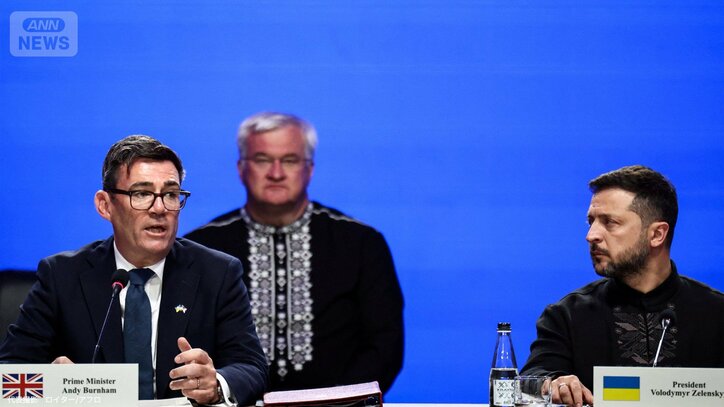 ウクライナを支援する有志国連合の会合で発言する英バーナム首相　（ウクライナ・キーウ／24日）
