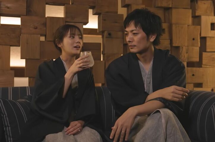 貴島明日香、酔っ払い目がとろん…夫と晩酌中、関西弁で甘えモードに『私たち結婚しました4』第8話