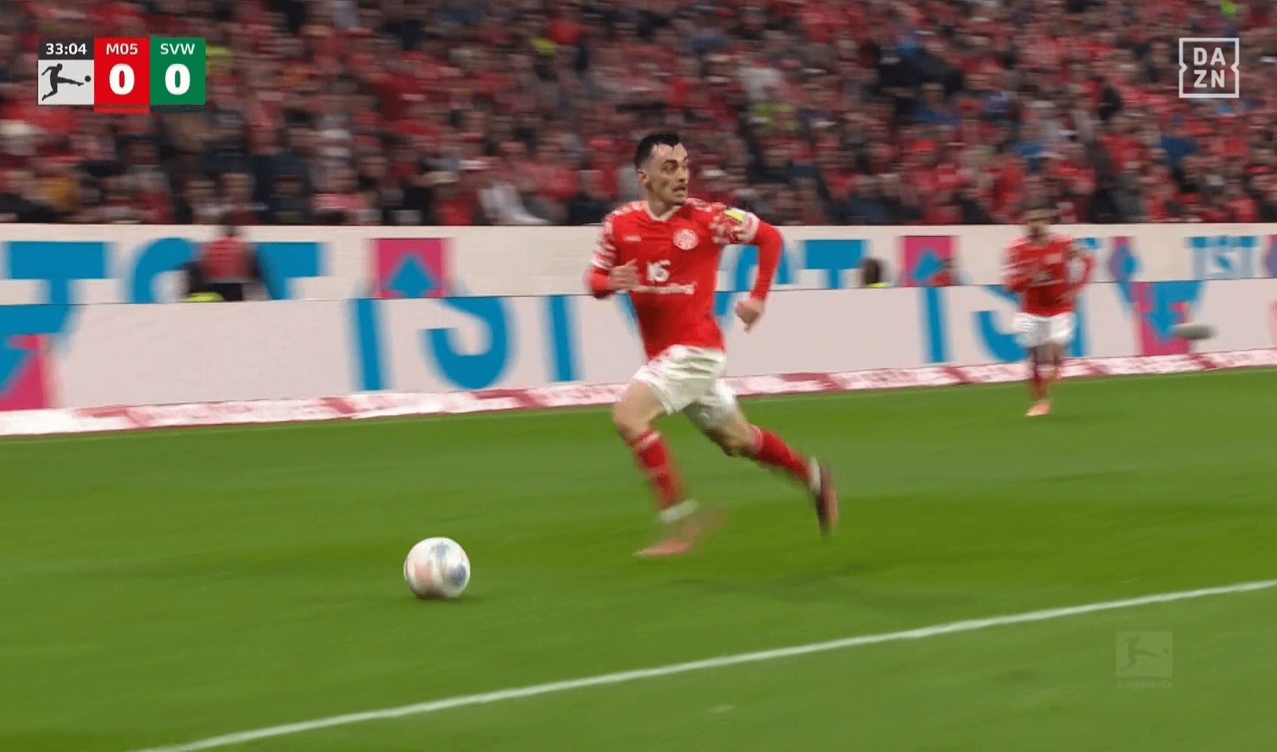 佐野のパスで抜け出したネーベル