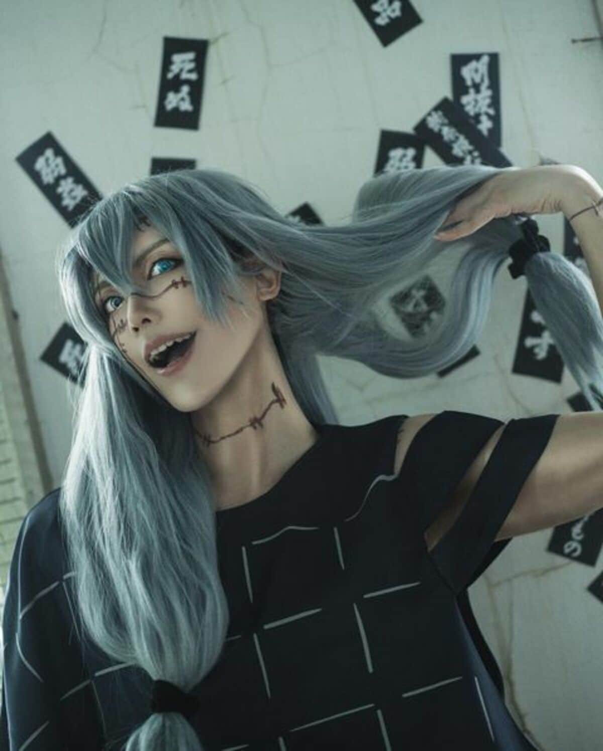 人気コスプレイヤーユニット・YAO＆Almaが「呪術廻戦」真人に扮した