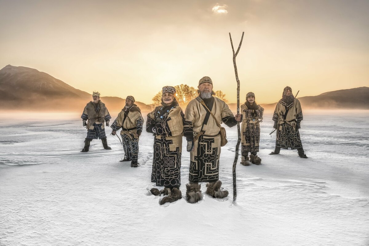 世界の少数民族や先住民族を収めた、ヨシダナギ第2弾ベスト作品集が