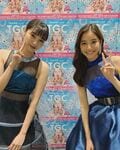新木優子&新川優愛、ブルーのドレスでの2ショットに称賛の声　「美の共演」「美女2人組」