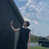 内藤秀一郎、自撮り中の姿にファン絶賛「なにしてもかっこいいしゅうくん」「いつもながら男前」