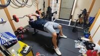 三谷竜生、ベンチプレスでの筋トレ動画公開　盛り上がる血管に「凄い」「筋やば」とファン驚嘆