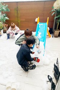 杉浦太陽『雪だるま作り！』