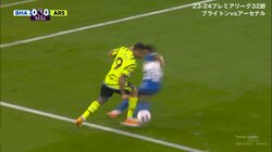 こんなの反則だろ！南米仕込みの“独特すぎるドリブル”でファウル誘発！！ブラジル代表が小刻みな動きと絶妙タッチで相手を翻弄してPKを獲得したズルすぎる瞬間「1個めのタッチで決まり」