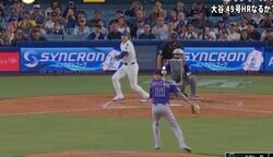 なんで打った？ 大谷翔平、強引スイングで“まさかの光景”「エグすぎるw」「すげえ怪力」投手ドン引き… 無理矢理“弾丸ヒット”