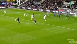 「派手なシュート！」ルートン橋岡大樹、“型破りなボレー”を炸裂してスタジアムを沸かせた瞬間！「積極的でいいよ」「決まったらヒーローだった」など反響続々