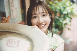 TBS3年目・南後杏子アナ、『B.L.T.9月号』グラビア企画に登場 熱海への“小旅行”でリラックスした様子も