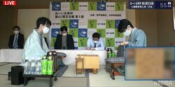 藤井聡太王位、大敵・豊島将之竜王と「角換わり」の戦いを選択 昼食休憩まで54手目まで進行のハイペース／将棋・王位戦七番勝負