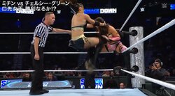 父は「元FBI」ガッツあふれる女子レスラー、“180度M字開脚”からの大技炸裂も…衝撃トリビアにファン騒然