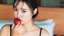 “グラマラスクイーン”豊島心桜、様々な水着を惜しげもなく披露 『ヤンジャン』表紙＆巻頭グラビア