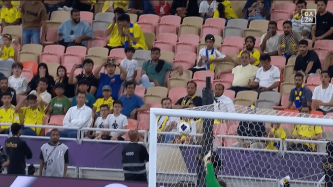 衝撃ゴラッソ！ 川崎MFの“超絶ボレー弾”が話題騒然「ロナウドよりロナウドやん」「ワールドクラス」「めちゃくちゃ難しい」伊藤達哉が敵地沈黙の決定的一撃【ACLE準決勝】 5枚目