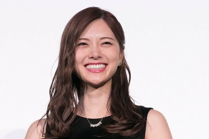 「そんなんできひんやんふつう！」白石麻衣が休憩中に魅せたとっさの行動に賞賛の声 1枚目