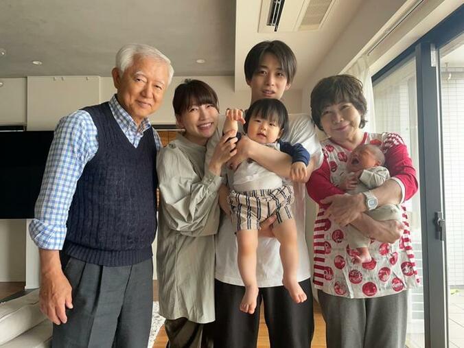  あいのり・桃の母、孫と初対面したことを報告「初めて抱っこしたら、軽い」  1枚目