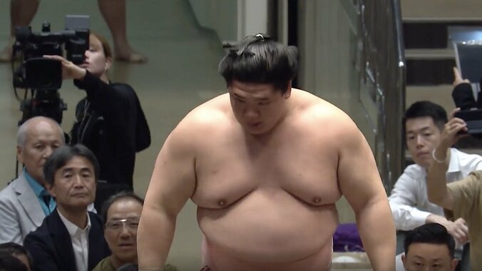 【写真・画像】どうした琴櫻…物言いつく“微妙な一幕”も5連敗 「踵はまだ浮いている」決定的瞬間に注目「よく見てた行司」軍配へ称賛も　1枚目