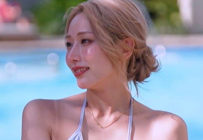 【写真・画像】「豊胸・デリケートゾーン整形もしています」整形美女たちの水着姿に「目のやり場に困る」イケメンたちがドキドキ　1枚目