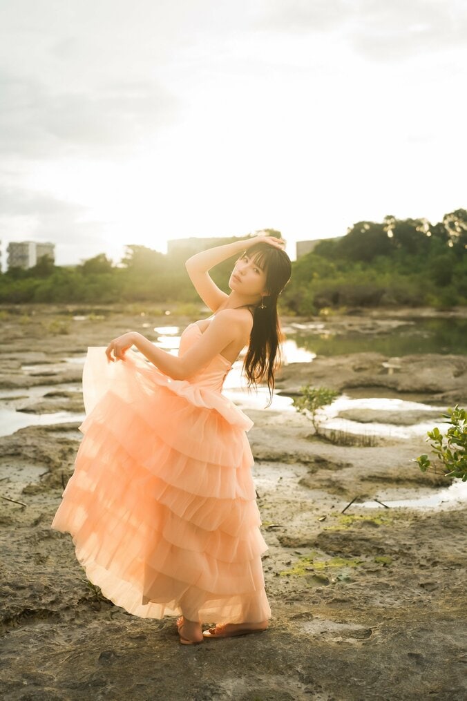 #2i2・森嶋あんり、豊富な衣裳で魅せる1st写真集 先行カット公開 2026年3月4日発売 3枚目