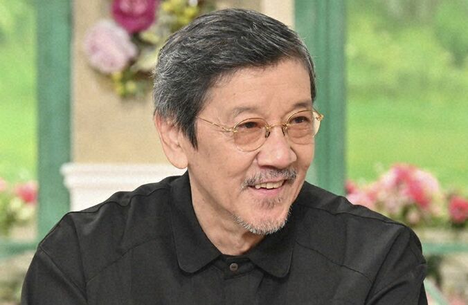 奥田瑛二、次女・安藤サクラから届いたプレゼント「お父さん手長いんだけど、余るよ」 1枚目