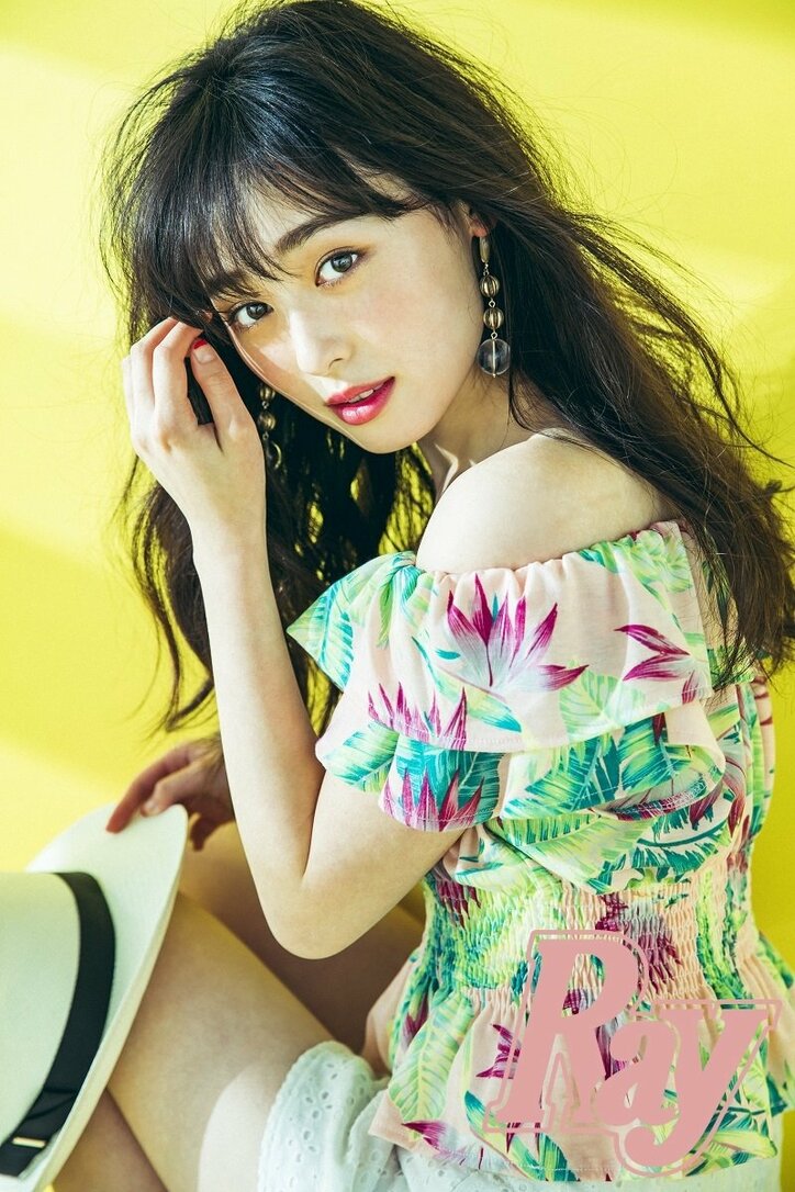 白石麻衣が3号連続“Ray”の表紙に　トレエン斎藤もモデルデビュー！？