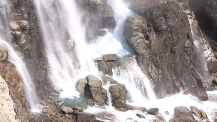 「まるで絵の具みたい…」ナスD、“ヒマラヤの青き瞳”世界一美しい湖に感動