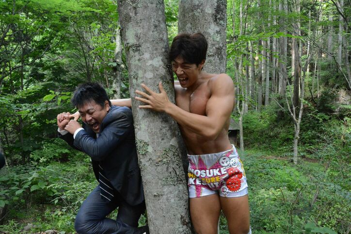 キャンプ場、工場、電車、東京ドーム…DDTの真骨頂「路上プロレス」のデタラメすぎる魅力