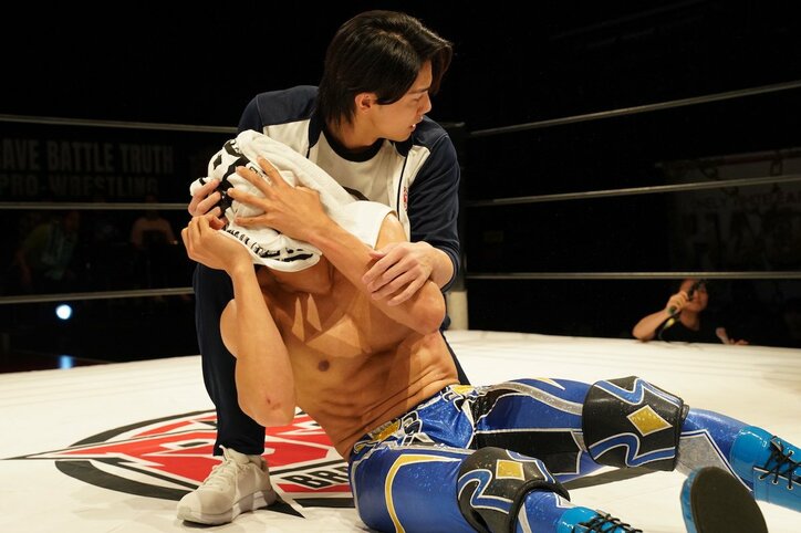 ライバルを救うためリングに乱入！ハオウ（武知海青）の漢気がカッコ良すぎ「待って最高」「救世主」の声