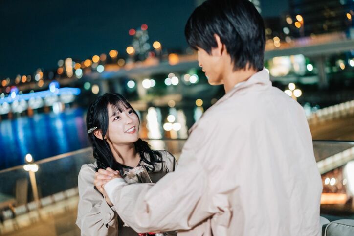 齊藤なぎさ、若手俳優から突然強引な熱烈ハグ!「目をつぶって」と囁かれ…『花束オオカミ』最終回