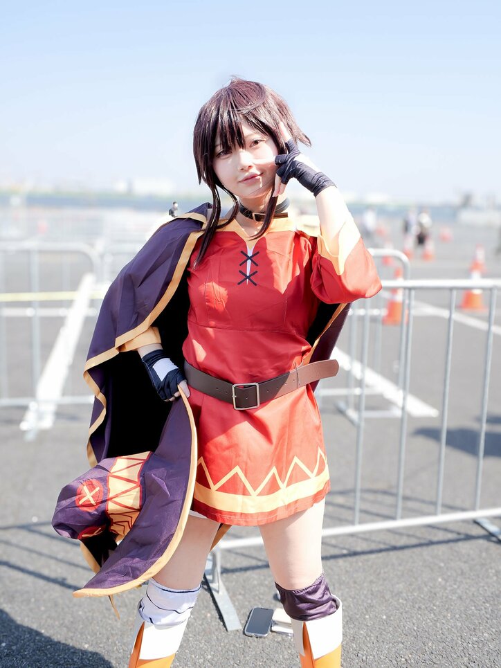 [Photos/Images] "Taking Photos Without the Hat Was Unexpected (LOL)" - Turning a Mishap into Charm with Megumin Cosplay from 'KonoSuba' 13th
