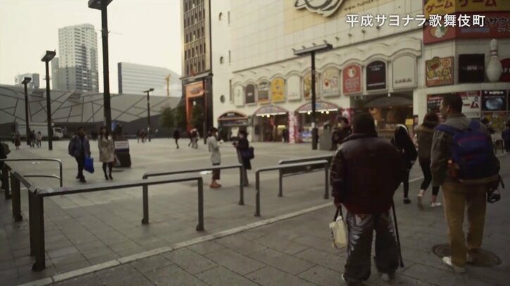 引退を余儀なくされた元ヤクザ、詩を書くホームレス…平成の歌舞伎町を生きた人々を撮り続ける韓国人カメラマン