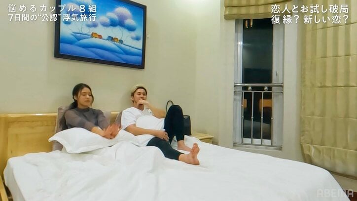 超肉食女子、コムドットひゅうが似イケメンの部屋を訪れベッドで猛アタック「好きなタイプは髭、短髪、マッチョ」『隣恋4』#2