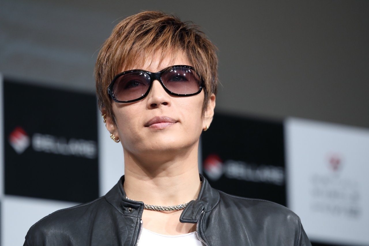 Gackt 乱れる呼吸で揺れる胸筋 鍛え上げられた胸にファン興奮 お胸が揺れておいでです 話題 Abema Times