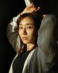 新木優子、夕日に照らされた田中みな実を撮影「いつも明るく太陽のように暖かく…」