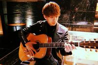 ギターを持つマサ（三浦翔平）に「似合いすぎて惚れます」「うっとり」と称賛の声『Ｍ　愛すべき人がいて』