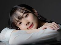 「やっぱり笑顔が素敵」モデル雀士・岡田紗佳の微笑みショットに魅了されるファン続出