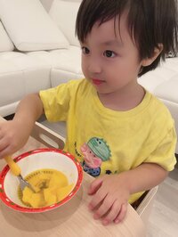 アレクサンダー『一個3000円のマンゴーは美味しい❤️』