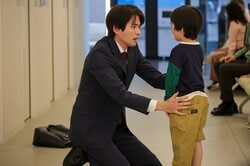 5歳の息子が車と接触事故…不倫妻の“冷静な態度”に唖然「こういう時ほど落ち着こ？」 『余命3ヶ月のサレ夫』第3話