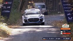 ブレーキで白煙！世界最速ラリーカー、“思わぬトラップ”に危機一髪 「乗ると怖い」恐怖の路面で神業コーナリングの瞬間