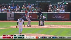 またも四球……大谷翔平、勝負避けられ思わず天を仰ぐ 場内からはブーイングの嵐も直後に今季20個目の盗塁をマーク