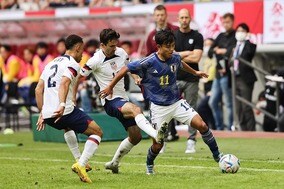 「数年前までフィジカルが弱点だったが……」　ブラジルメディアは森保ジャパンの“デュエルの強さ”を称賛