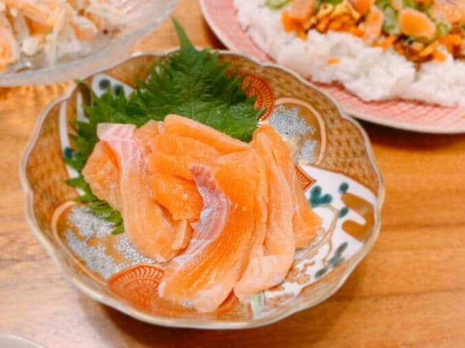 金子貴俊、釣った魚を使った夕食メニューに「美味しそう」「流石」の声 1枚目