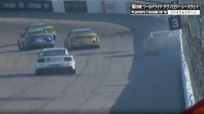 何が起きた？ 突然の壁走り→ブレーキが“火を吹く” まさかのトラブルに「そんな壊れ方するんだ」ファン騒然 4枚目