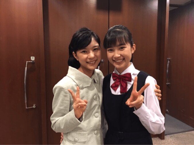 「べっぴんさん」芳根京子、そっくりすぎる母娘ショットを披露 2枚目