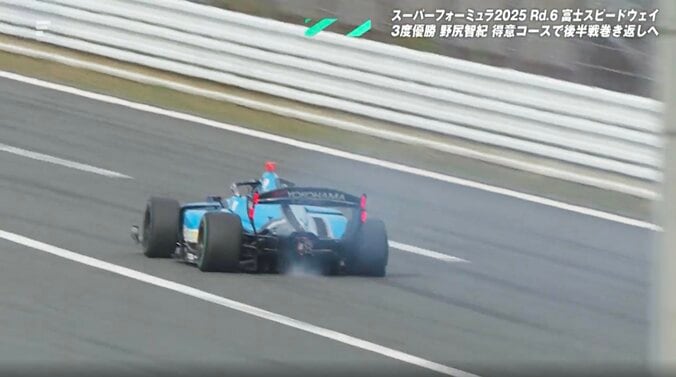 何がトラブルに？元F1小林可夢偉が白煙を上げ“急失速” まさかのアクシデントへ「こんなに簡単にパンク」驚きの声 3枚目