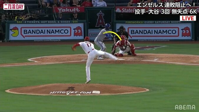 大谷翔平、球速差「30キロ」のカーブで“3球三振”の打者が呆然自失 「翻弄されている…」放送席ただただ驚嘆 1枚目