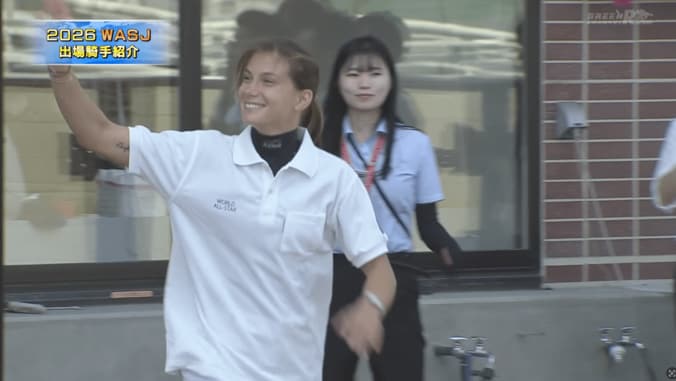 「ビジュ良すぎ」フランス出身“27歳美人騎手”が札幌に降臨